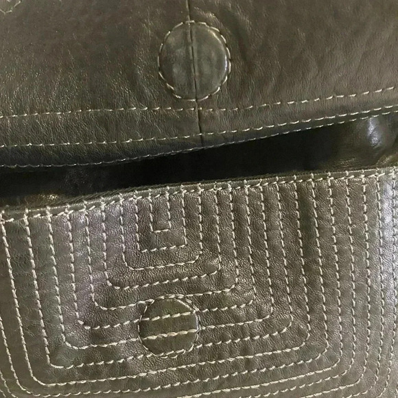 Vince Camuto Black pebbled leather shoulder bag - Picture 5 of 16